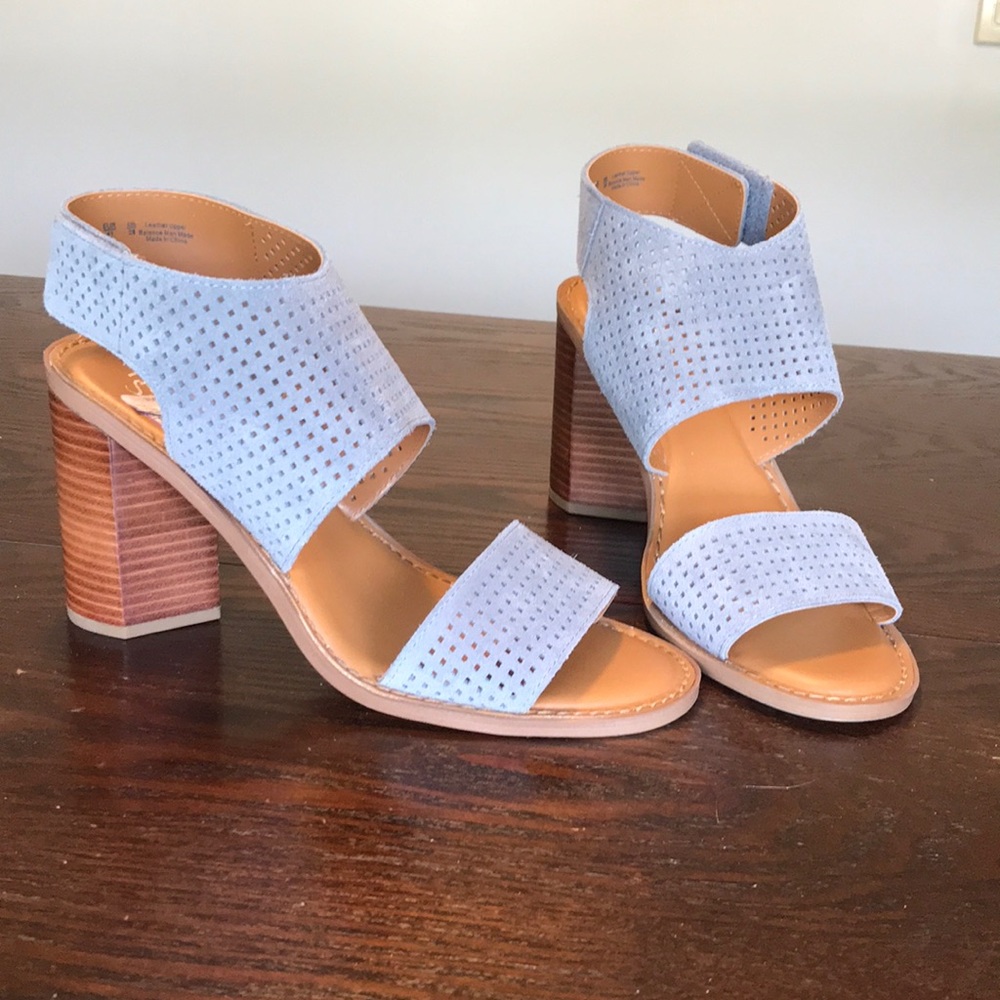 Blue Gray Heels